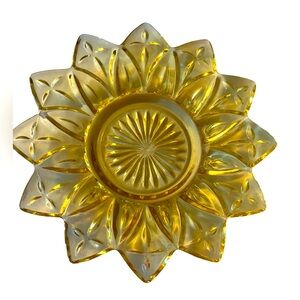**Amazing Yellow Sunflower - Federal Glass**